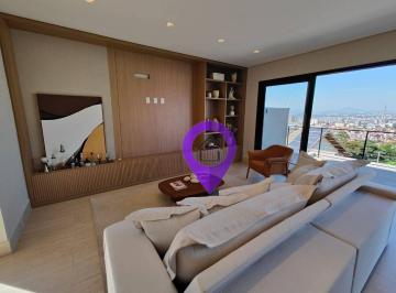 663659c5c7b2b49b1b4100e4823c06b7d4b6a29c · Casa de 273m² em terreno de 300m² nas Colinas de Santa Bárbara, Pouso Alegre. 4 suítes, vista panorâ