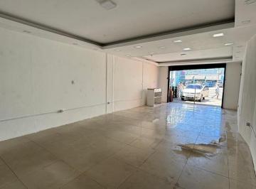Foto 01 · Alugo loja na Av. Dorival Caymmi, em Itapuã com 60m² de loja + deposito no subsolo de 32m², R$ 6.000
