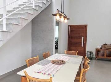 Casa · 215m² · 3 Quartos · 3 Vagas · Incrível casa de esquina, perfeita tanto para morar quanto para empreender