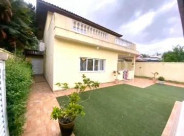 Casa · 220m² · 3 Quartos · 3 Vagas · Oportunidade Única! Linda Casa de 3 Dormitórios em Localização Privilegiada!