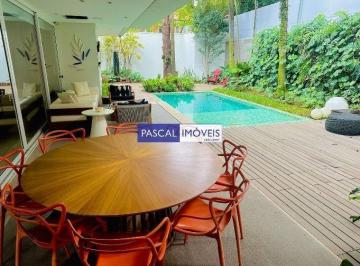 Casa · 580m² · 4 Quartos · 6 Vagas · Sobrado em condomínio Brooklin 4 suítes 6 vagas.
