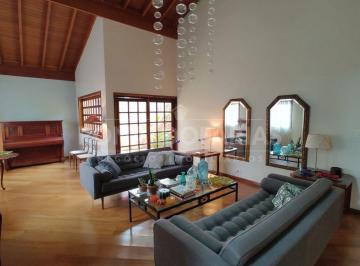 Casa · 369m² · 5 Quartos · 4 Vagas · Casa térrea à venda com 5 dormitórios na região de Interlagos.