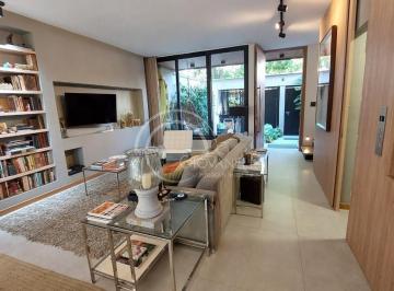 Casa · 210m² · 3 Quartos · 1 Vaga · Casa de luxo em condomínio na Praia da Barra da Tijuca, Rio de Janeiro - 3 quartos, 3 suítes, 1 vaga