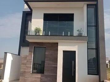 Casa · 140m² · 3 Quartos · 2 Vagas · Sobrado com piscina