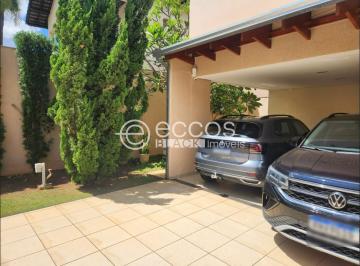 Casa · 380m² · 3 Quartos · 2 Vagas · Casa para aluguel, 3 quartos, 1 suíte, 2 vagas, Lídice - Uberlândia/MG