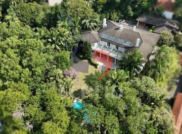 Casa · 1352m² · 5 Quartos · 8 Vagas · Condomínio de Alto Padrão na Chacara Flora na parte alto do condomínio linda vista para o bosque.