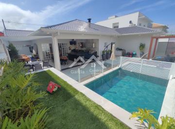 Casa · 560m² · 4 Quartos · 4 Vagas · 
                                Casa em Peruíbe
                            