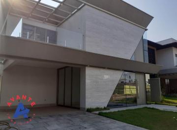 Casa · 310m² · 5 Quartos · 2 Vagas · Sobrado Excepcional no Condomínio Ecoville com 5 suítes sendo 1 com closet.