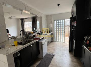 Casa · 110m² · 3 Quartos · 4 Vagas · Casa térrea em via pública