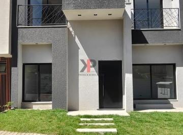 Casa de 5 quartos, Curitiba · Casa em Cond. Fechado para viver com segurança e conforto. Res. Alto Boulevard.