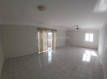 Apartamento · 204m² · 3 Quartos · 1 Vaga · Centro / Edifício Flamboyant - Apartamento com 03 dormitórios com armários embutidos, sendo 1 tipo a