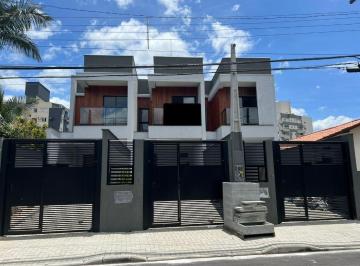 Casa · 124m² · 3 Quartos · 2 Vagas · Sobrado à venda no bairro Santo Antônio - Joinville/SC