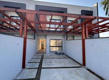 v0cz8y42ogvknjm2mgniztjk_md · Sobrado Geminado no Saguaçú com 111m²