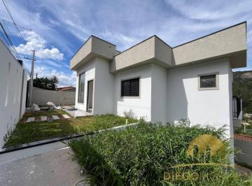 Casa · 262m² · 3 Quartos · 2 Vagas · Casa à venda em Terra Preta com 3 dormitórios e apto para financiamento
