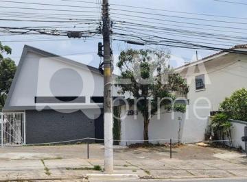 Casa · 226m² · 12 Vagas · Casa Comercial com 226 metros para locação no Pacaembu