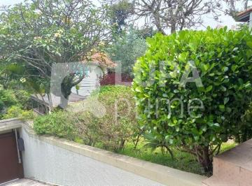 Casa · 318m² · 3 Quartos · 10 Vagas · Casa térrea com 3 dormitórios sendo 1 suíte para locação na Vila Irmãos Arnoni!