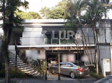 Casa · 210m² · 3 Quartos · 4 Vagas · Casa térrea com 3 dormitórios sendo 1 suíte á venda no Barro Branco