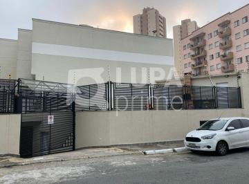 Casa · 175m² · 2 Quartos · Sobrado espaçoso à venda com 2 dormitórios e 1 banheiro na Vila Ema