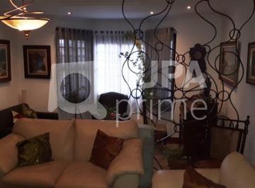 Casa · 250m² · 3 Quartos · 4 Vagas · Sobrado - Vila Aurora.
