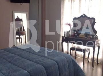 Casa · 180m² · 2 Quartos · 2 Vagas · SOBRADO - VILA AMÁLIA.