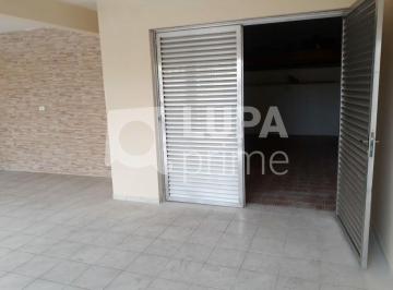 Casa · 190m² · 3 Quartos · 4 Vagas · Casa térrea com 3 dormitórios sendo 1 suíte á venda na Água Fria
