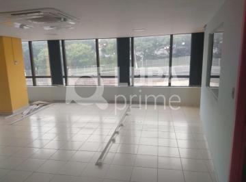 Comercial · 220m² · Sala comercial com 220 metros de área construída à venda na Parada Inglesa!