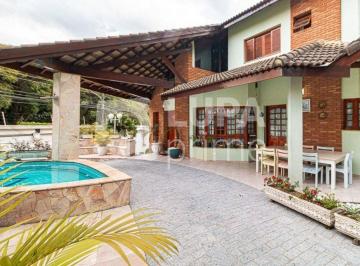 Casa · 490m² · 4 Quartos · 10 Vagas · Casa térrea com 4 suítes à venda no Barro Branco!