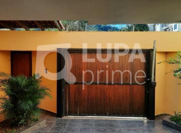 Casa · 190m² · 3 Quartos · 3 Vagas · Sobrado espaçoso com 3 suítes, 4 banheiros e churrasqueira á venda no Horto Florestal