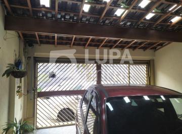 Casa · 198m² · 3 Quartos · 2 Vagas · Sobrado com 3 dormitórios sendo 1 suíte á venda na Vila Galvão