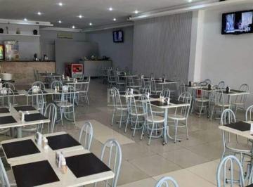 Comercial · 125m² · 2 Vagas · Casa comercial de esquina, no Centro de Santo André.