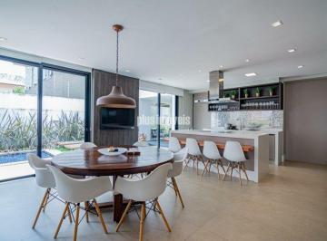 Casa · 415m² · 4 Quartos · 4 Vagas · Belissima casa , pronta para morar e curtir o bem estar num espaço extremamente clean e agradável