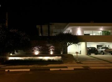 Casa · 332m² · 4 Quartos · 4 Vagas · Impecável casa em condomínio à venda em Boituva-SP, Portal das Estrelas: 4 quartos, 2 suítes, 3 sala