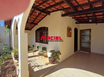 Casa · 113m² · 3 Quartos · 1 Vaga · Casa térrea em excelente localização no bairro Monte Castelo