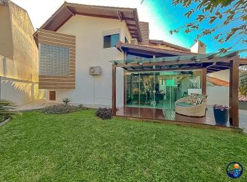 Casa · 300m² · 3 Quartos · 4 Vagas · CASA COM 3 DORMITÓRIOS E SUÍTE NO BOM ABRIGO EM FLORIANÓPOLIS