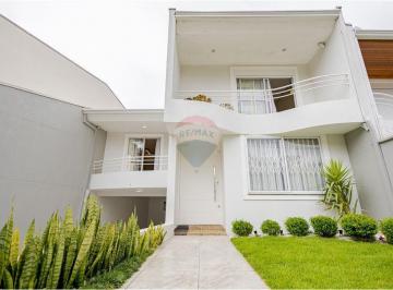 Casa de 3 quartos, Curitiba · Sobrado 205m2, 3 Quartos, 1 Suite, Churrasqueira. Guabirotuba