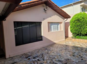 Casa de 3 quartos, Natividade da Serra · Casa no Centro de Natividade da Serra SP 