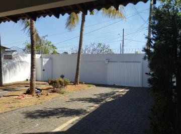 ec7b3c783dae4f719c168258da3c9b5f.jpeg · Casa para Venda em Uberlândia/MG - 3 Dorm. 235 m2 Área Útil