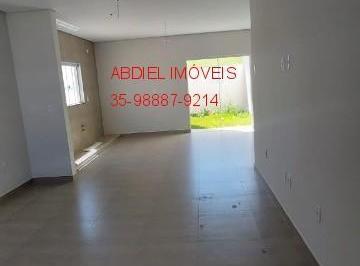 Foto 01 · Casa, Próximo a Praça Capitão Maciel, Cruzília, MG