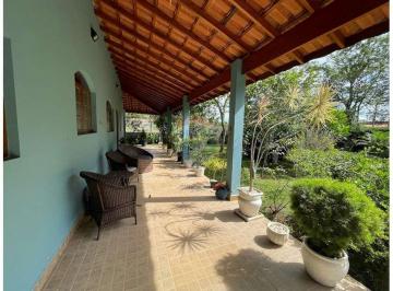 Rural · 700m² · 5 Quartos · 4 Vagas · Chácara em Condomínio