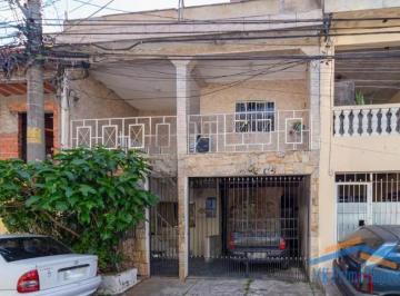 Casa · 230m² · 4 Quartos · 1 Vaga · Ótimo Sobrado com 4 Dormitórios sendo 1 Suíte e 1 Vaga de Garagem.