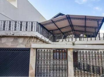 Casa · 200m² · 3 Quartos · 2 Vagas · Casa na Região da Horto Florestal com 200m², com 3 dormitórios, 2 suítes, 4 banheiros e 2 vagas.
