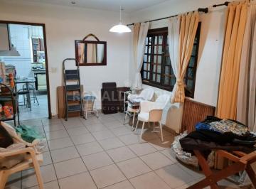 Casa · 100m² · 2 Quartos · 2 Vagas · Casa Térrea para locação comercial ou residencial na região de  Veleiros,