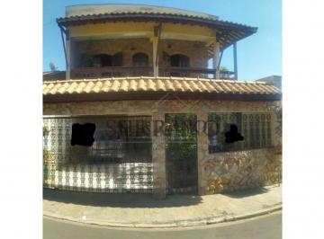 Casa · 248m² · 3 Quartos · 2 Vagas · Imperdível oportunidade de casa à venda em Louveira-SP, na Vila Pasti, com 3 quartos, 3 suítes e 2 s