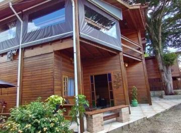 Casa · 200m² · 4 Quartos · 2 Vagas · Casa de Campo à venda em Atibaia