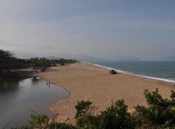 Casa de 1 quarto, Caraguatatuba · Casa em residencial a 50m da Praia de Massaguaçu Caraguatatuba SP