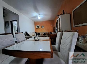 Casa · 200m² · 4 Quartos · 2 Vagas · 360m², esta casa 4 quartos 1 suíte, garagem 3 carros.