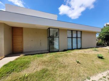 Casa · 460m² · 4 Quartos · 6 Vagas · Casa nova de 4 quartos em condomínio com lazer completo. 