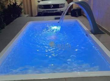 f5194b520f7f91418bfdecfcd062d16cf8525c4e · Sobrado com piscina
