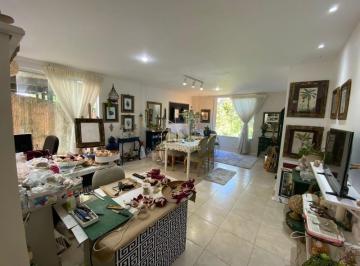 Foto 01 · Vendo casa com quatro suítes área gourmet piscina em Alphaville I Salvador