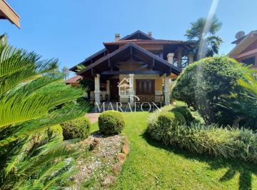 Casa · 380m² · 3 Vagas · CASA À VENDA EM GRAMADO COM QUATRO DORMITÓRIOS